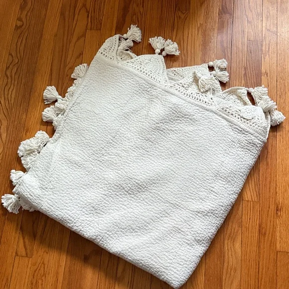 Anthropologie Crochet Graciela Coverlet
